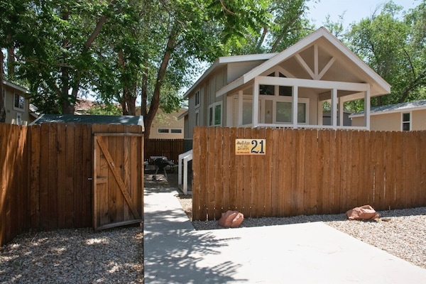 Exterior of Sunset Mesa Cabin at Edge of the Desert in Moab