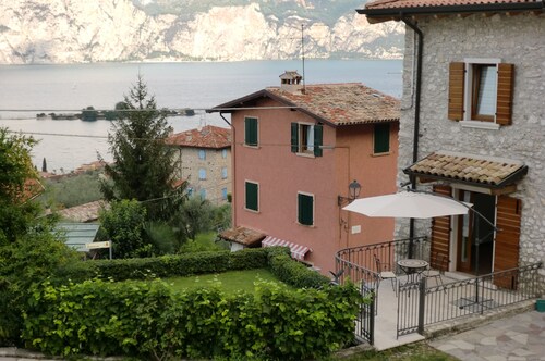 Pretty rustic home in a tranquil and green village  for a memorable holiday