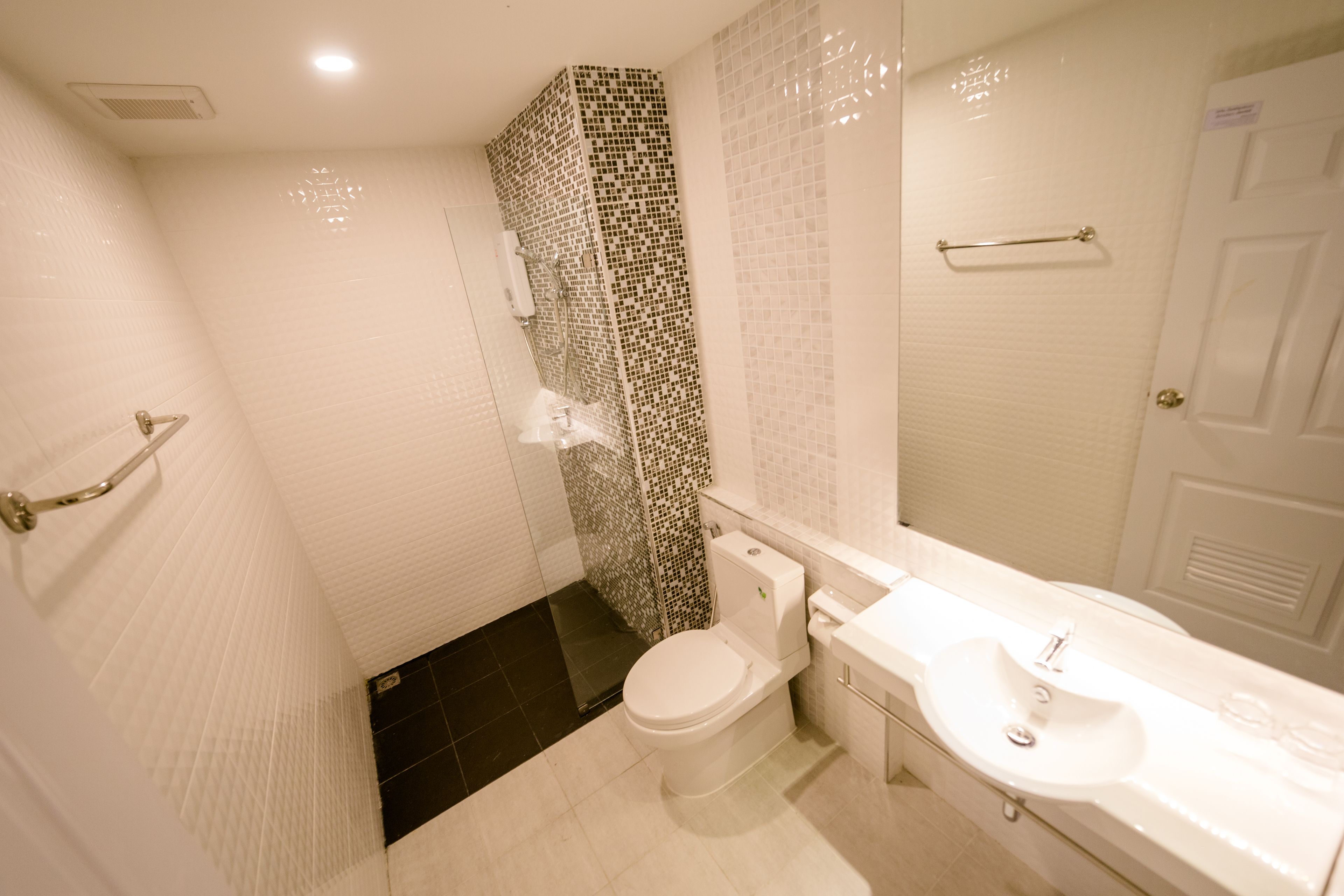 free toiletries, hair dryer, bidet, towels