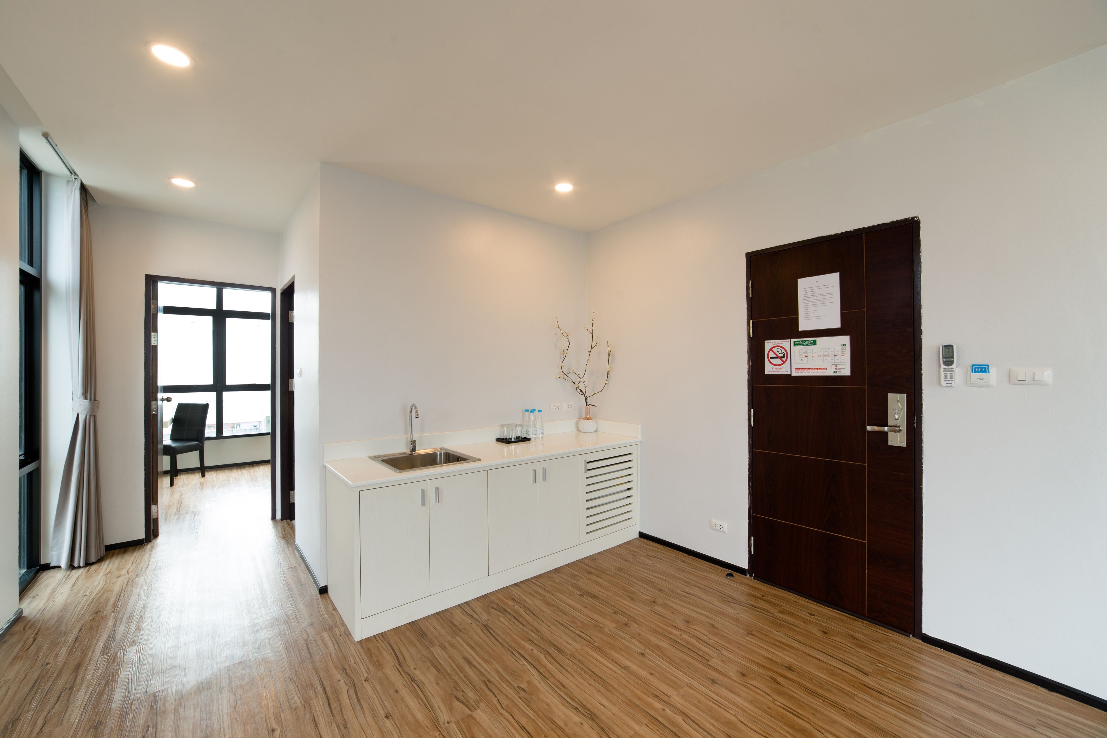 family suite | bathroom | free toiletries, hair dryer, bidet, towels