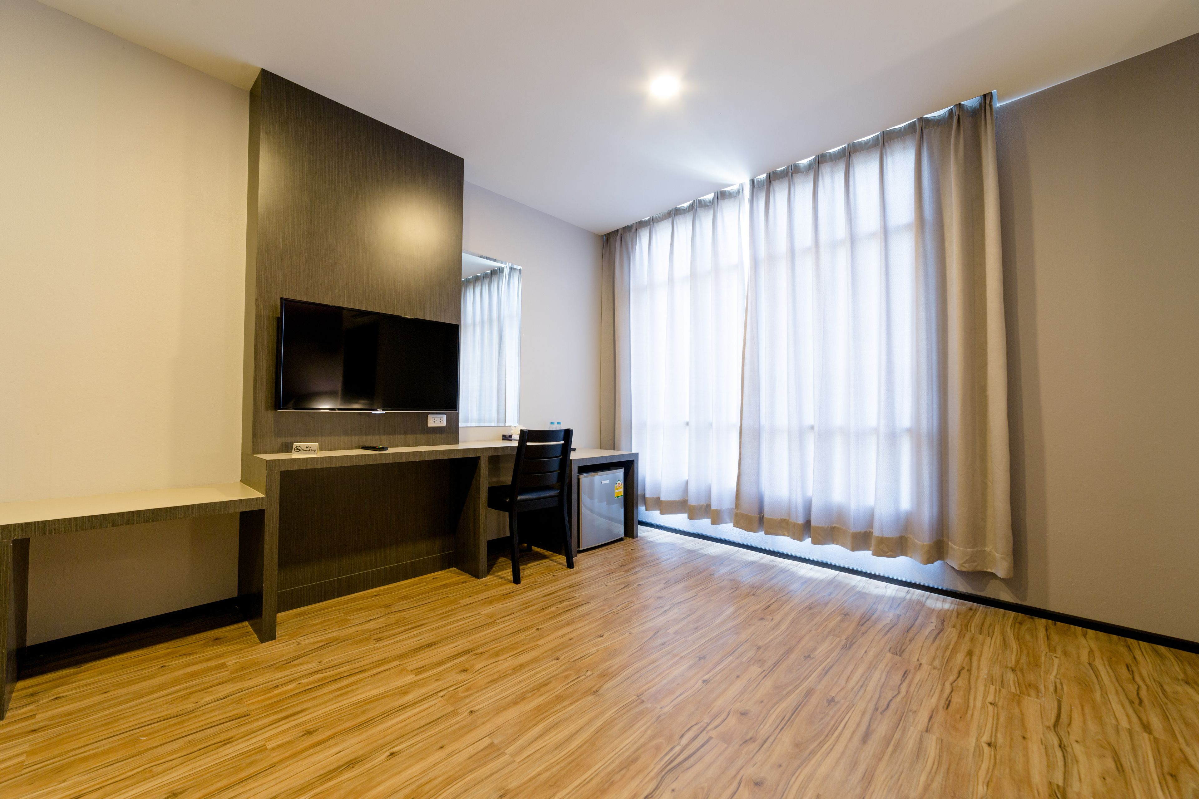 deluxe king room | desk, blackout curtains, soundproofing, free wifi