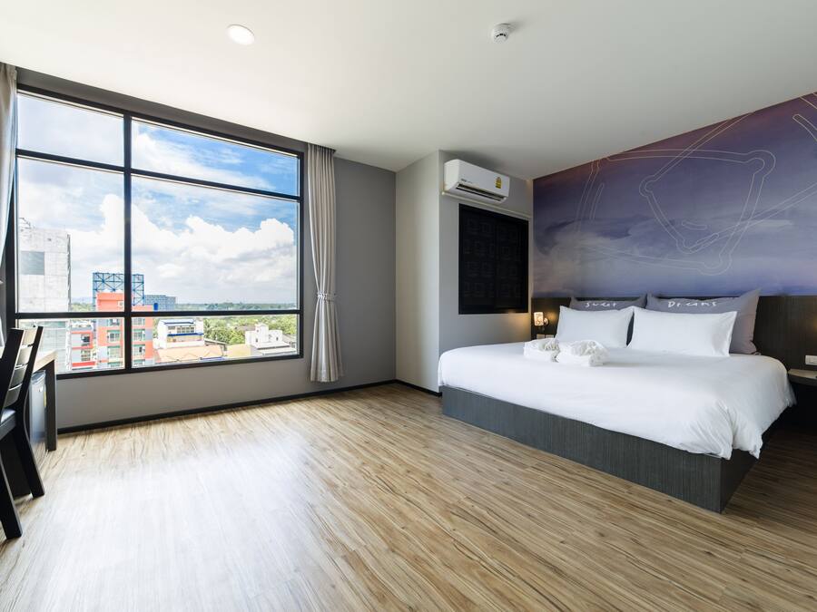 Deluxe King Room | View from room