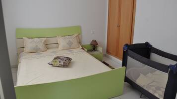 1 bedroom, iron/ironing board, travel cot, free WiFi