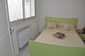 1 bedroom, iron/ironing board, travel cot, free WiFi