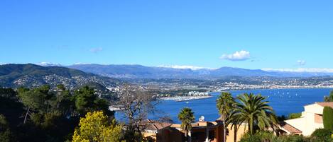 Vue depuis lâhĂ©bergement