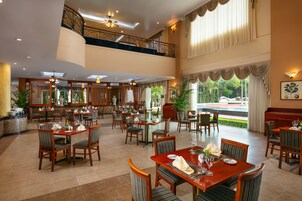 3 restaurants, breakfast, lunch served; local and international cuisine