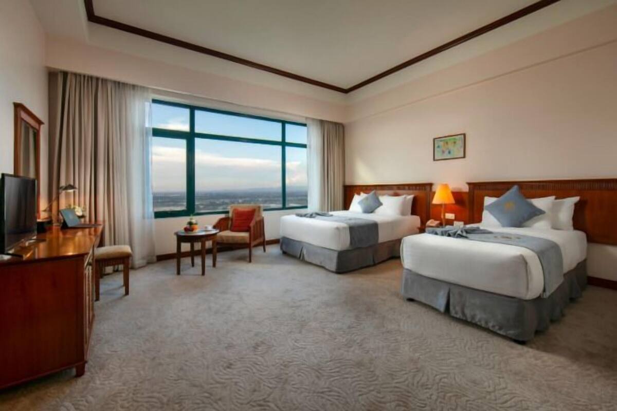 Minibar, in-room safe, desk, blackout curtains