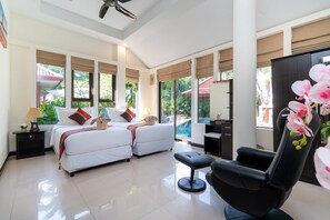 เครื่องนอนระดับพรีเมียม, มินิบาร์, ตู้นิรภัยในห้องพัก, โต๊ะทำงาน