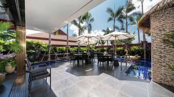 1 Bedroom Suite Pool Access | Terrasse/Patio
