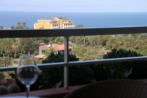 Apartment with fantastic panoramic views to the Teide and the sea, balcony facing west