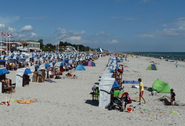 Plage à proximité, chaises longues