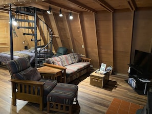 Smart TV, DVD player, books, offices