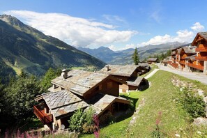 Exterior - Chalet in France with Premium Alpine Comfort (Sainte Foy Tarentaise)