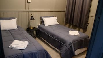 Apartamento básico, 3 quartos | Wi-Fi de cortesia, roupa de cama
