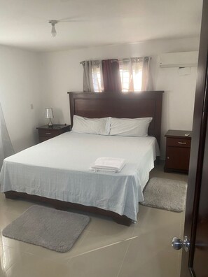 3 habitaciones, tabla de planchar con plancha y wifi gratis 