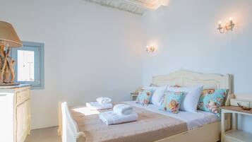 3 bedrooms, iron/ironing board, Internet, bed sheets