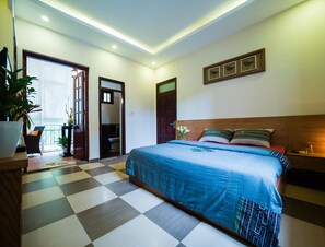 Standard Double Room | Meja, ruang kerja komputer riba, Wi-fi percuma 