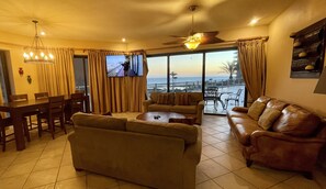 Smart TV, DVD player - Ground Floor Spectacular 3.5B/3B Great Location 2 Master Bedrooms Las Palomas (Puerto Penasco)