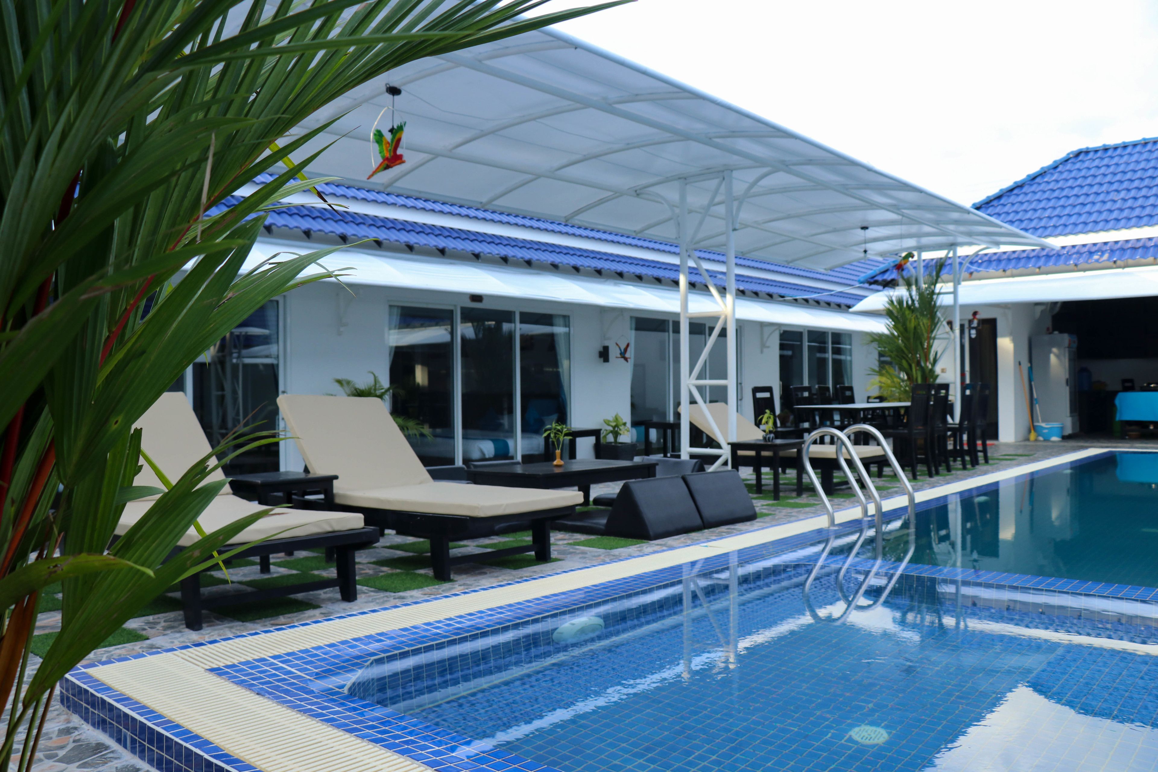 Kolam renang terbuka 