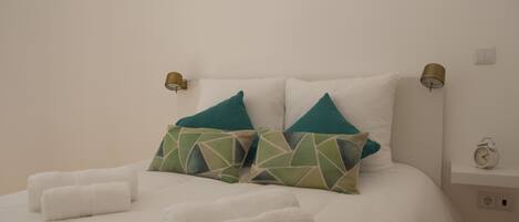 1 Schlafzimmer, Schreibtisch, schallisolierte Zimmer