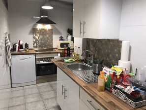 Fridge, microwave, oven, stovetop - 2 bedroom apartment 500 m from the beach, wifi, air conditioning throughout the aprt. (Málaga)