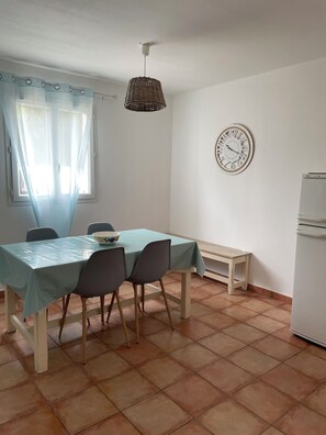 Dining - Mignataja Ventiseri: house / villa - Mignataja ventiseri (Serra-Di-Fiumorbo)