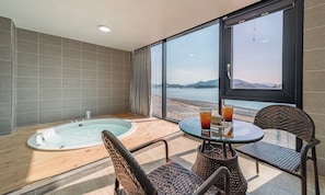 Deluxe Room, Non Smoking (Ocean) | Terrace/patio - Arte Resort Spa & Pool Villa (Sacheon)