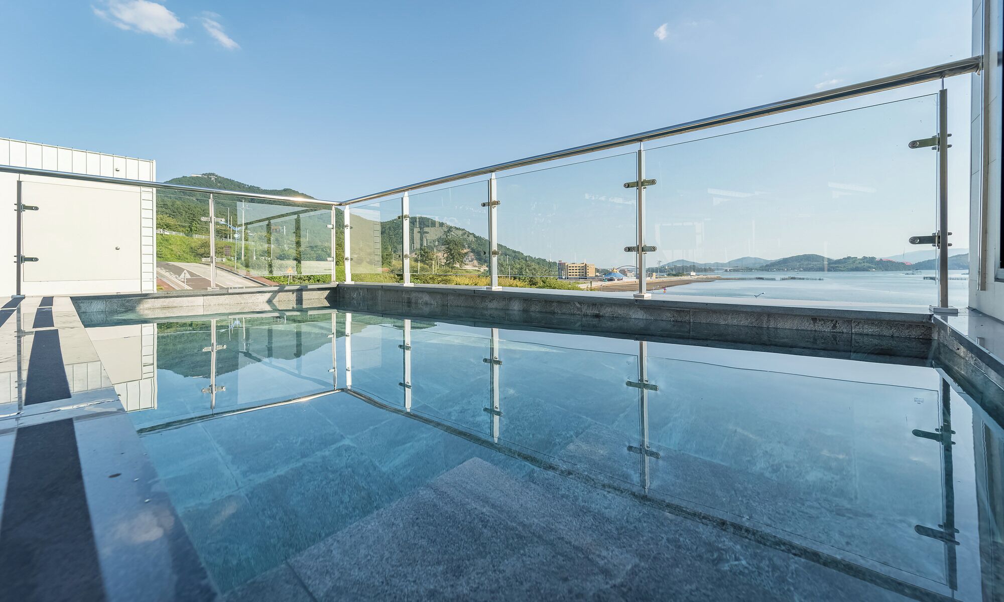 Private pool