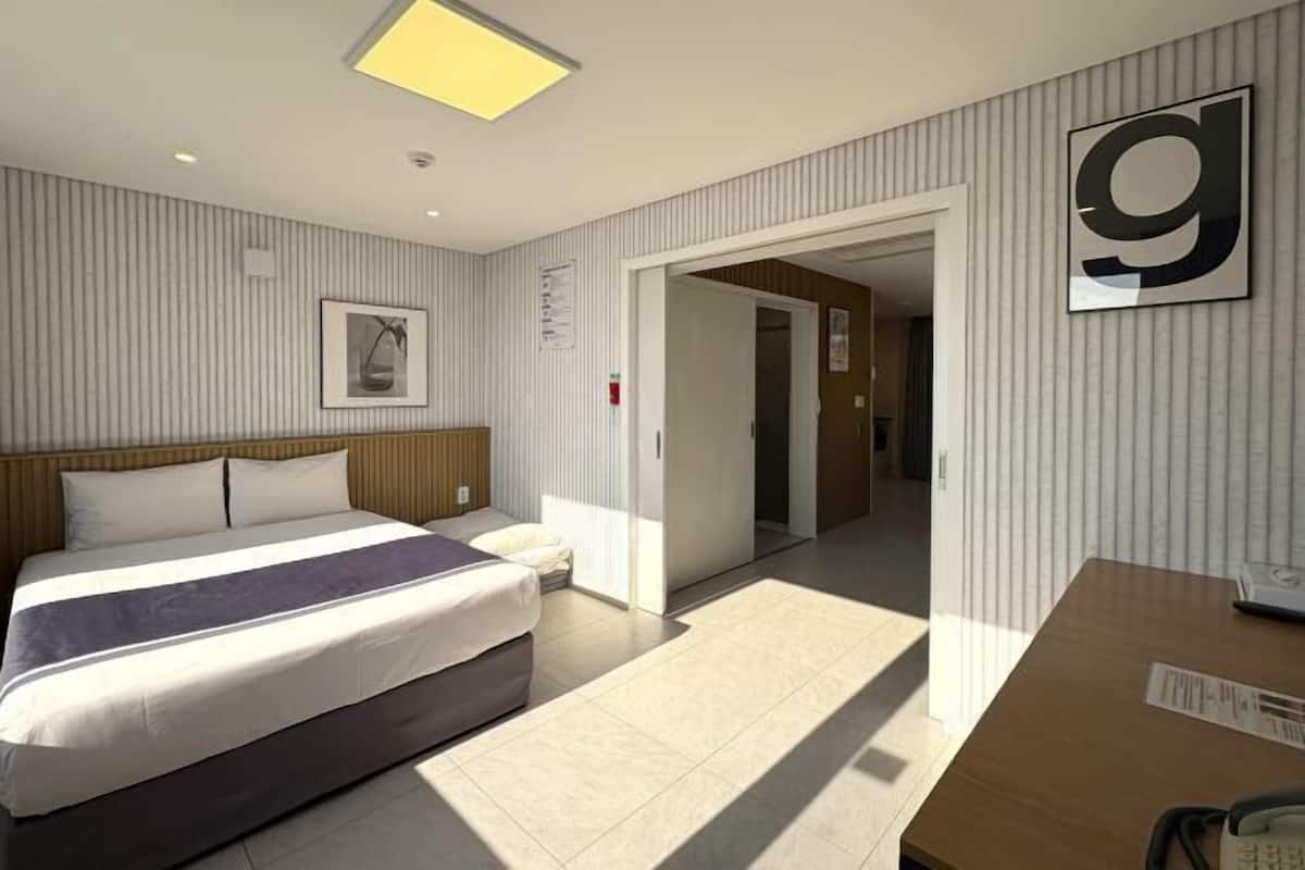 Soundproofing, free WiFi