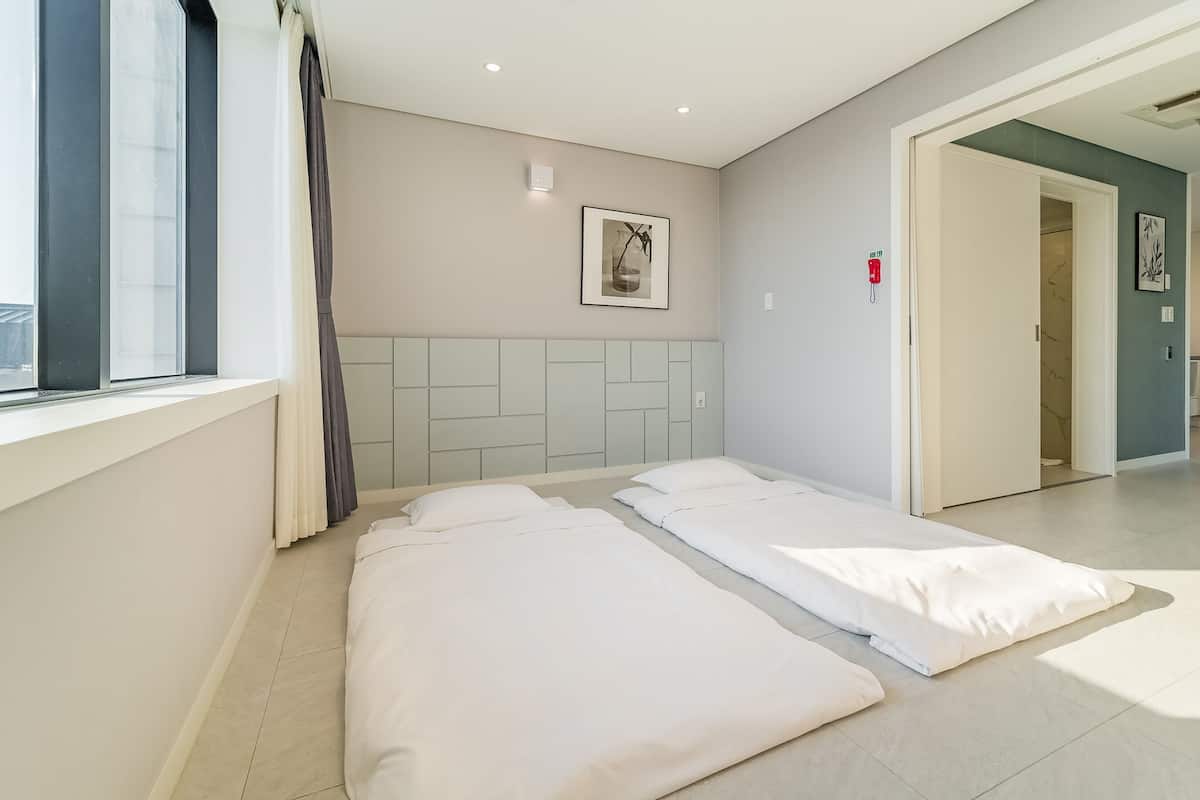 Labium 1F (Korean Ondol) (Private Pool Access) | 1 bedroom, soundproofing, free WiFi