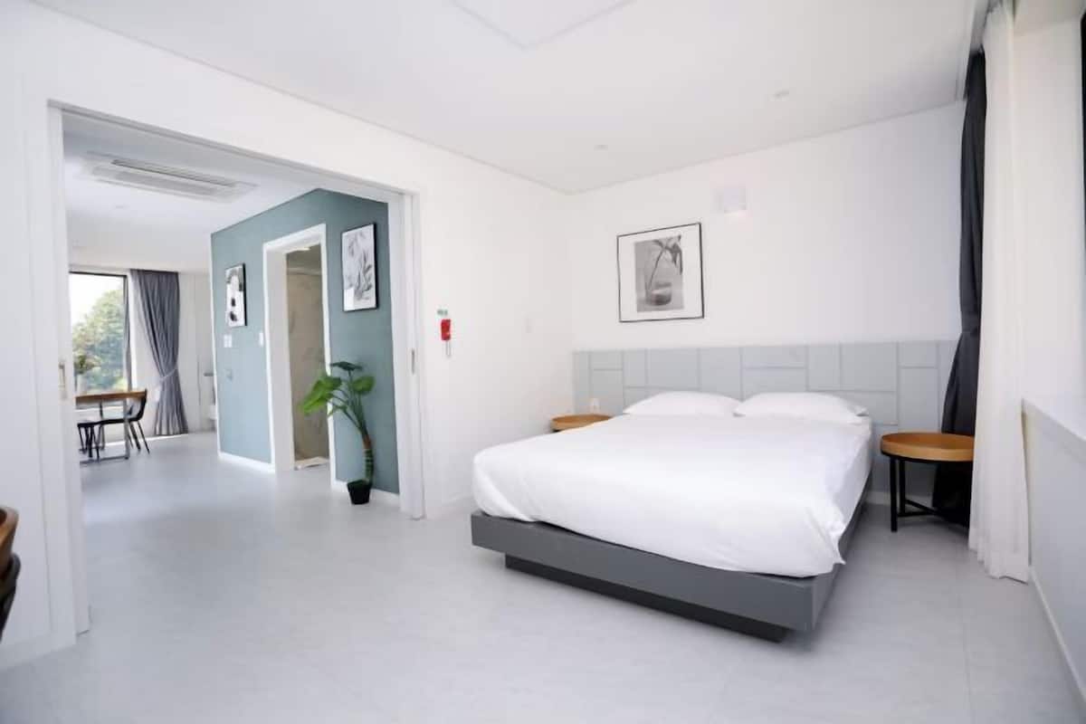 1 bedroom, soundproofing, free WiFi