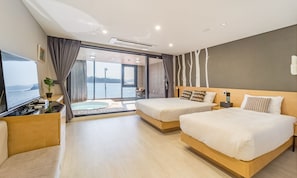 Deluxe Room, Non Smoking (Ocean) | Soundproofing, free WiFi - Arte Resort Spa & Pool Villa (Sacheon)