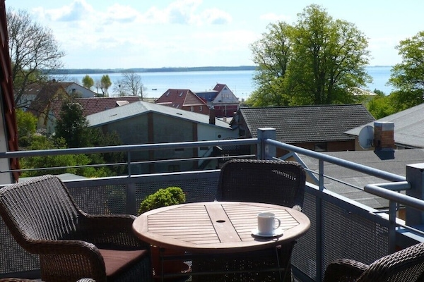 Blick über den Balkon zum Salzhaff