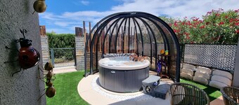 Bezauberndes neues Haus fĂŒr 6, wenige Minuten vom schönen Cala Tarida- Strand