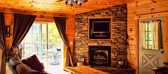 Mountain View -  Hot Tub - Mountain View Sleeps 6 -  Dog / Pet Friendly -