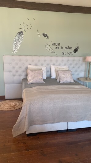 7 bedrooms, iron/ironing board, free WiFi, bed sheets