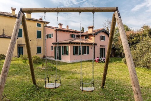XV century villa recently restored , located on Colà di Lazise