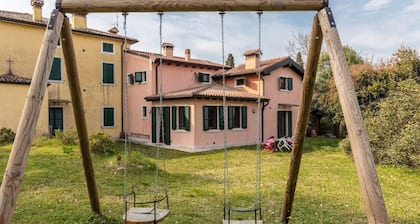 XV century villa recently restored , located on Colà di Lazise