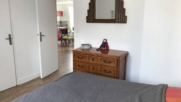 3 chambres, bureau, fer et planche Ă repasser, Wi-Fi gratuit