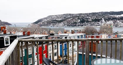 Downtown Penthouse Best View, Fireplaces, Apt#3