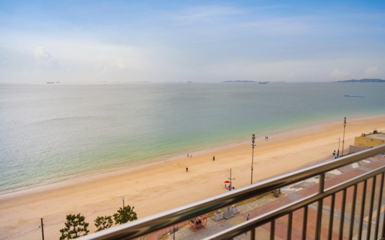 luxury room | courtyard view