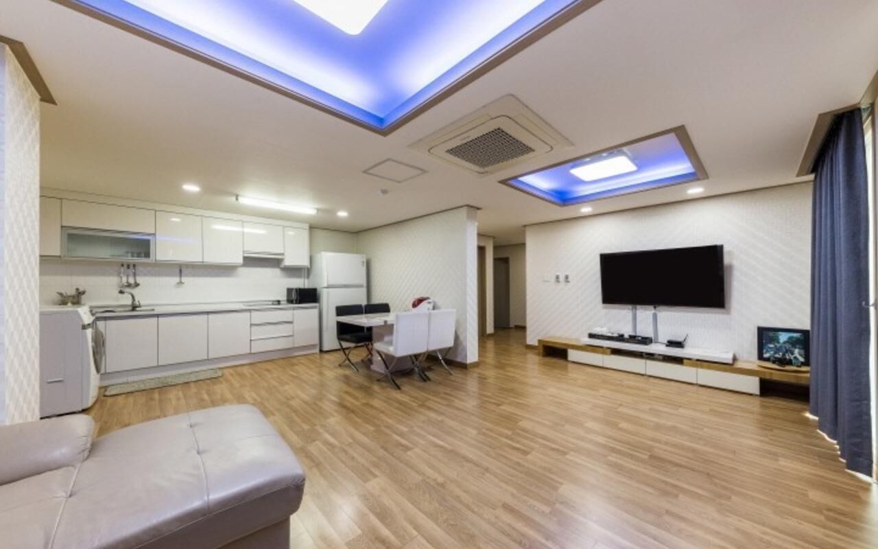 vip | living area | flat-screen tv