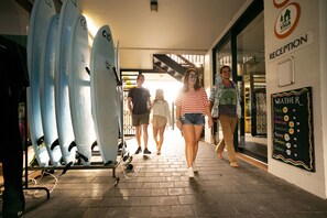 Interior entrance - YHA Cape Byron (Byron Bay)
