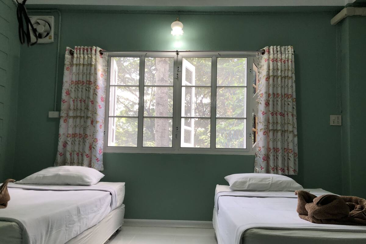 Standard Room with Air Condition | WiFi (無料)