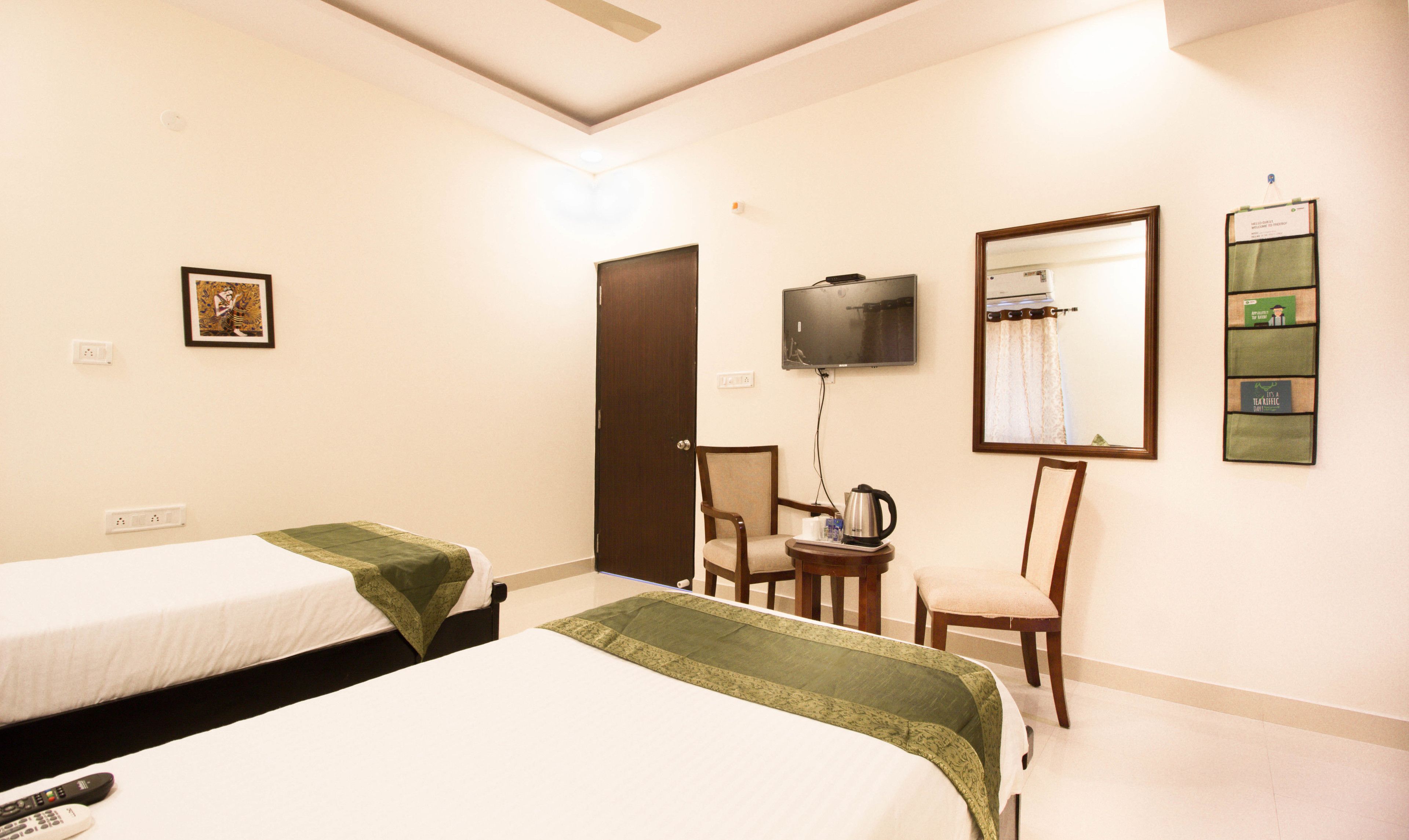 deluxe room | desk, rollaway beds, free wifi