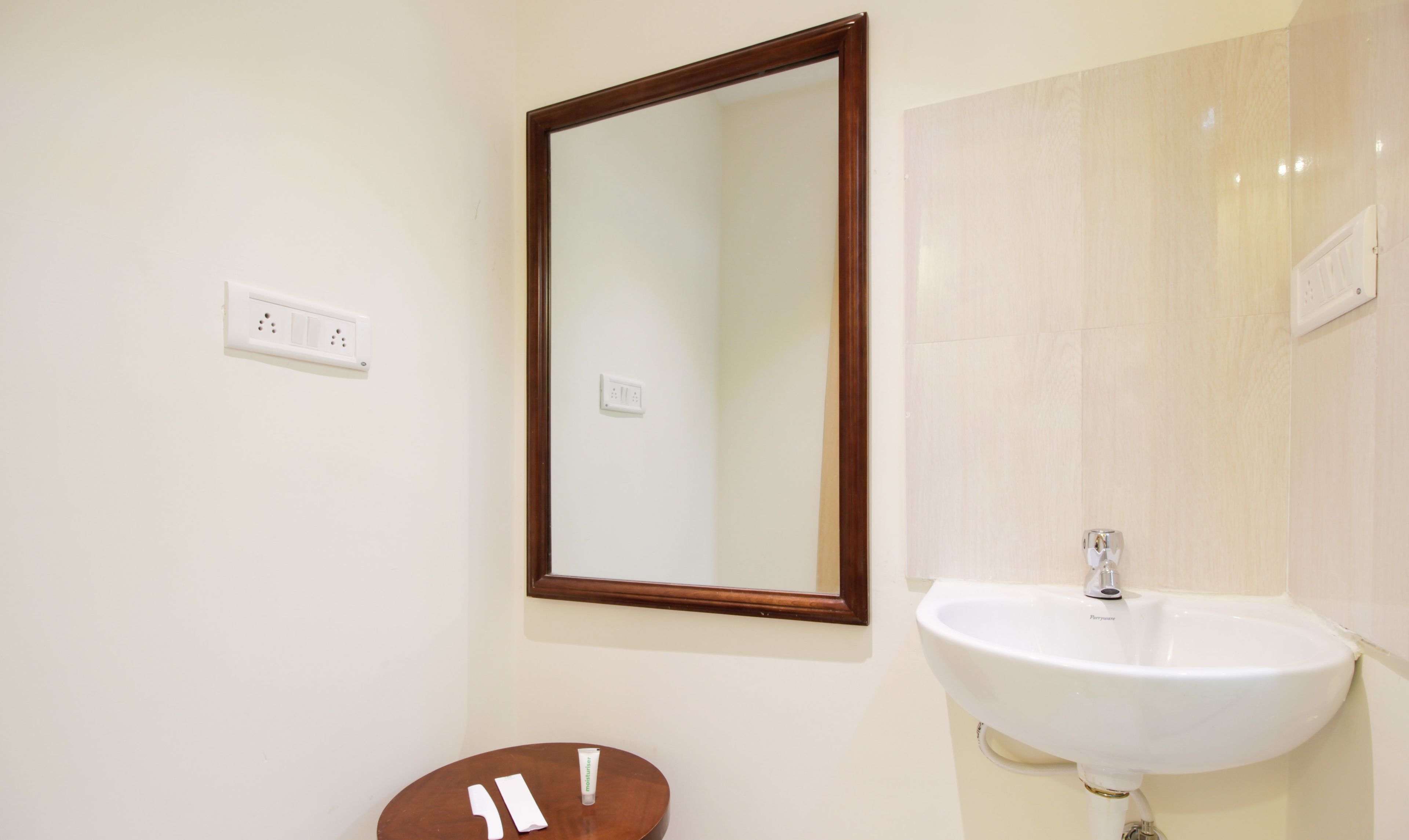 standard room | bathroom | shower, free toiletries, towels
