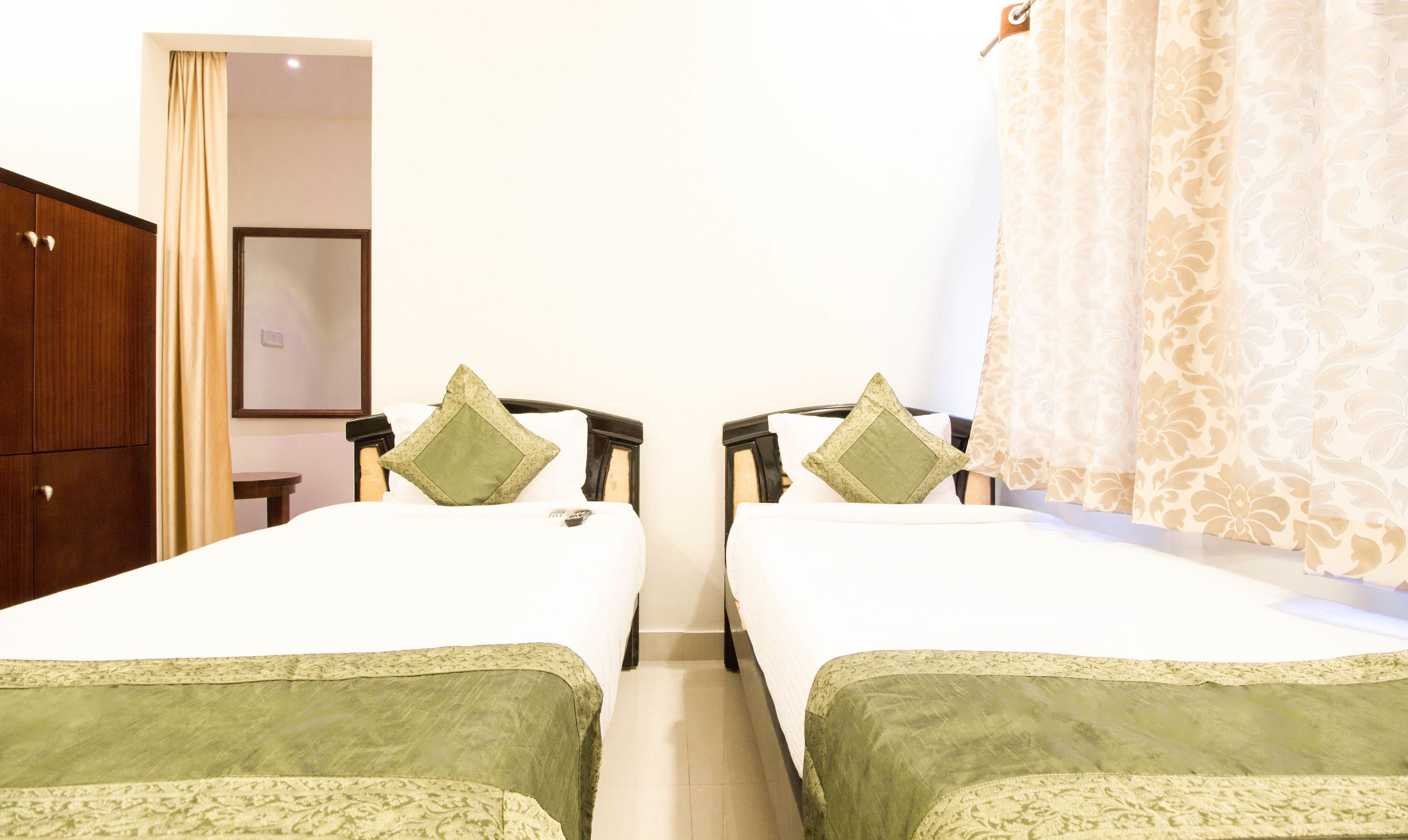 standard room | desk, rollaway beds, free wifi