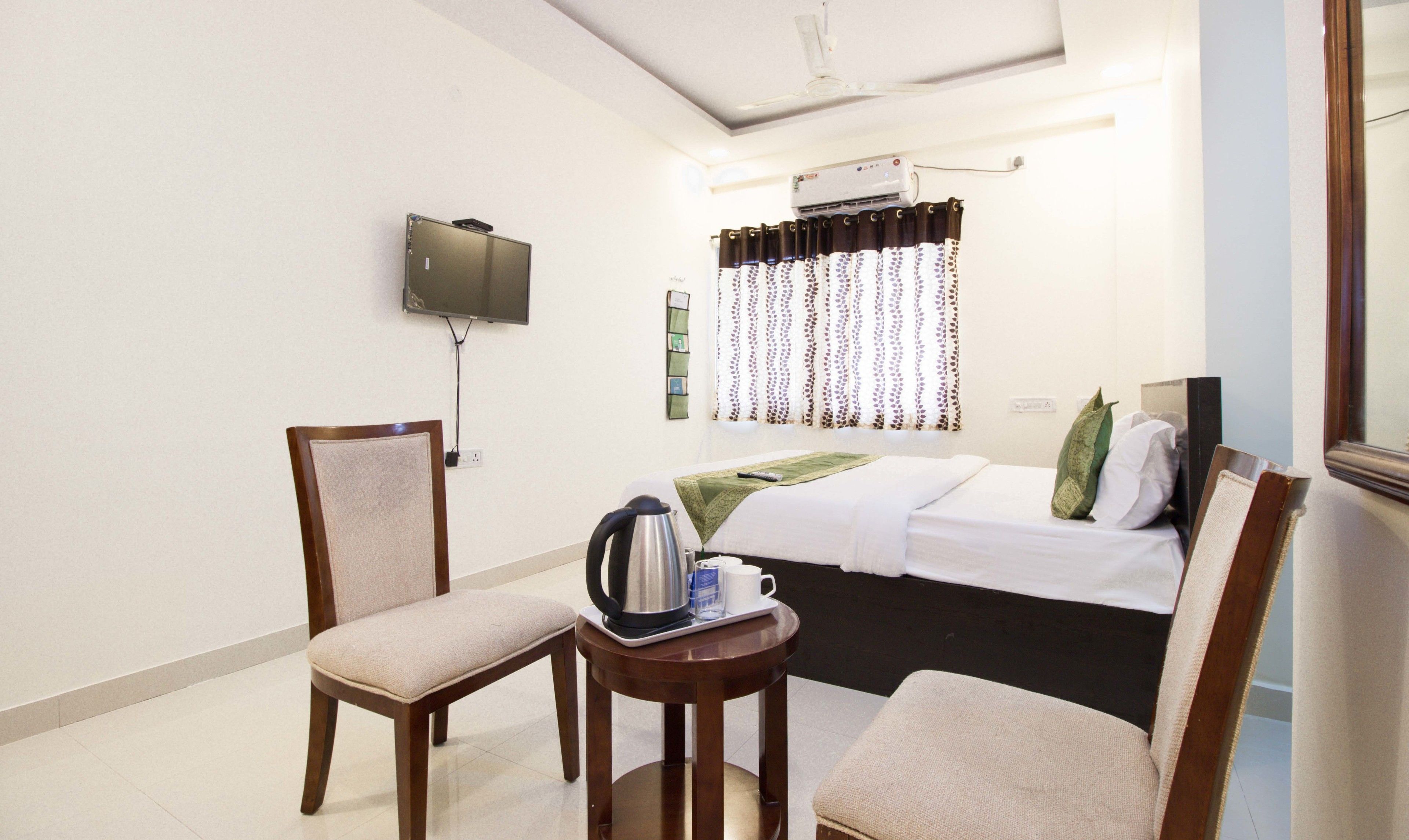 deluxe room | desk, rollaway beds, free wifi