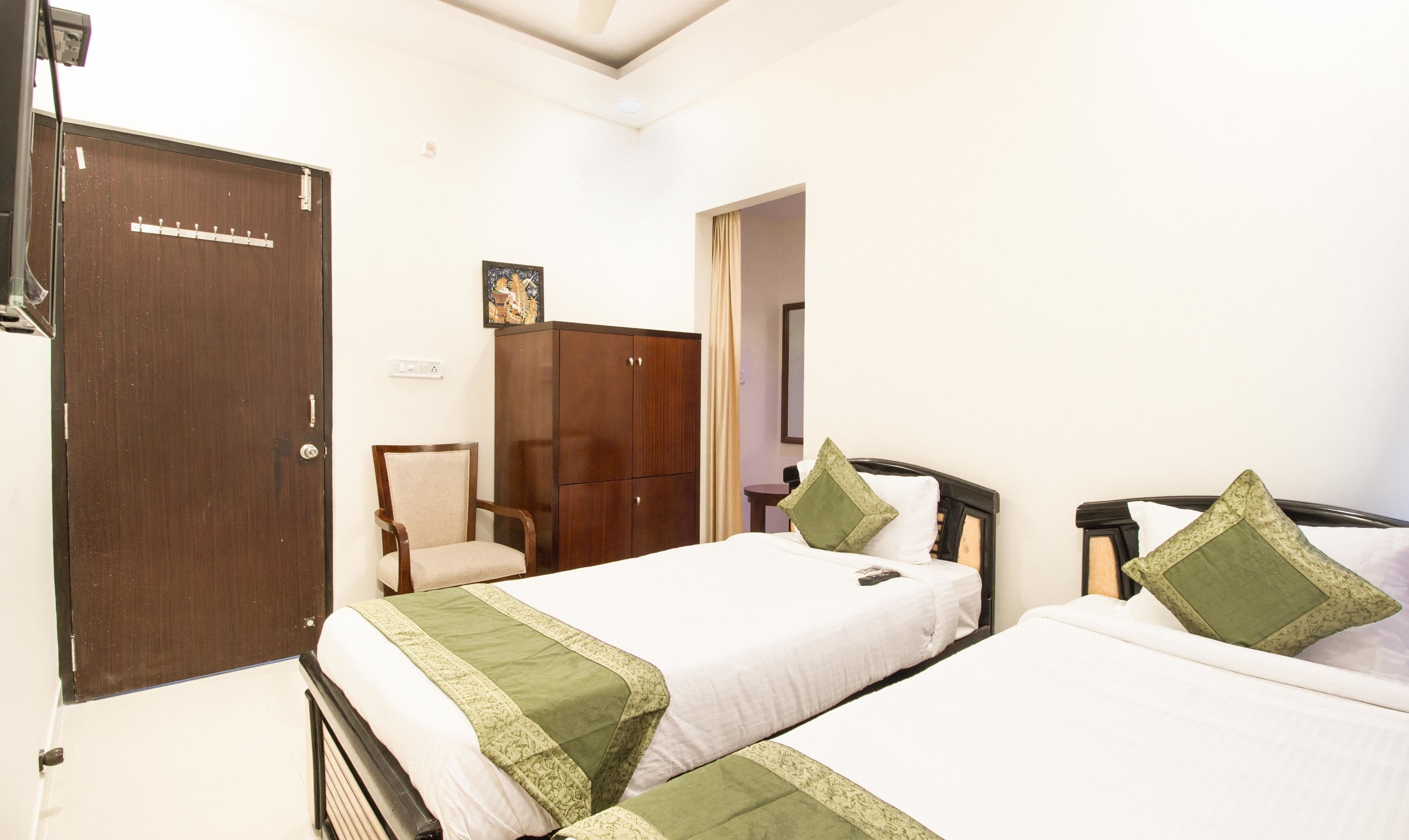 standard room | desk, rollaway beds, free wifi