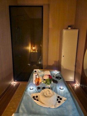 Massage đá nóng, massage Thụy Điển, massage Thái, dịch vụ massage 